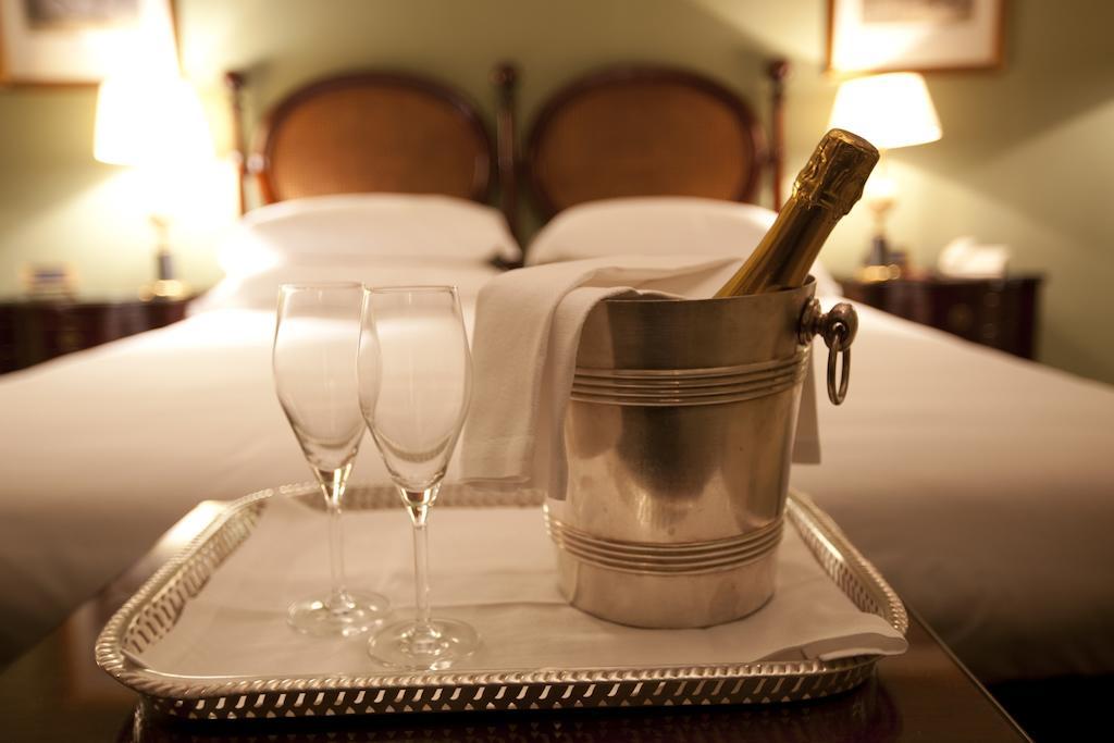 Moevenpick Hotel บารี ภายนอก รูปภาพ