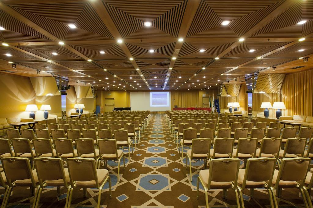 Moevenpick Hotel บารี ภายนอก รูปภาพ